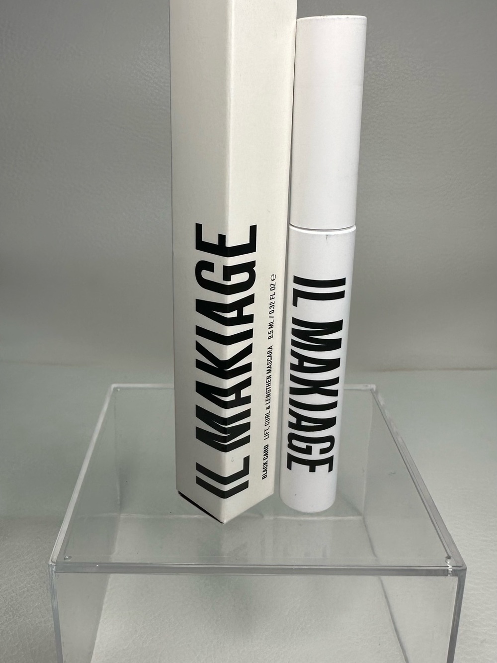 White Mascara Tube – Volumizing Lash Enhancer